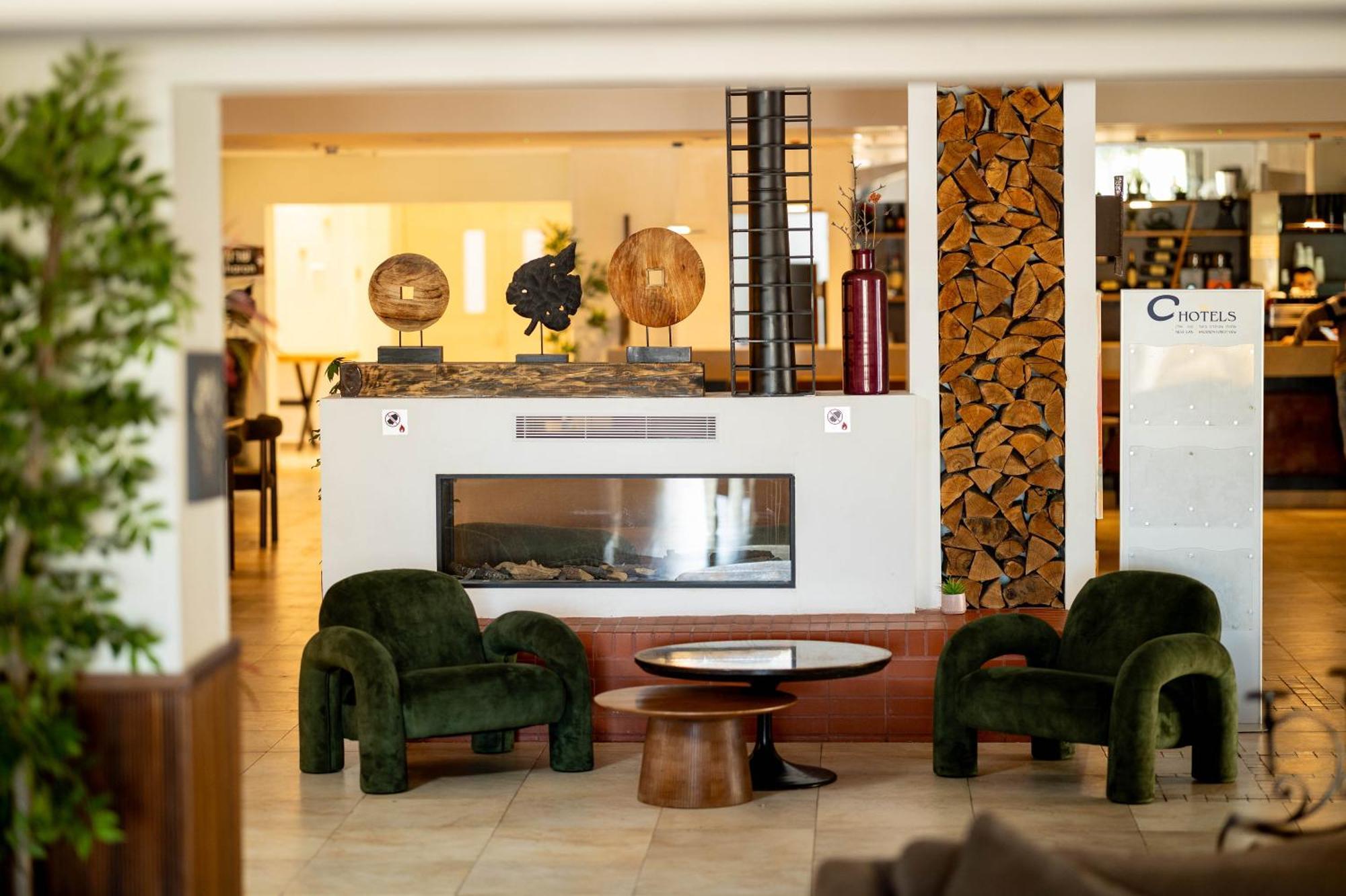 C Hotel Neve Ilan Exteriör bild