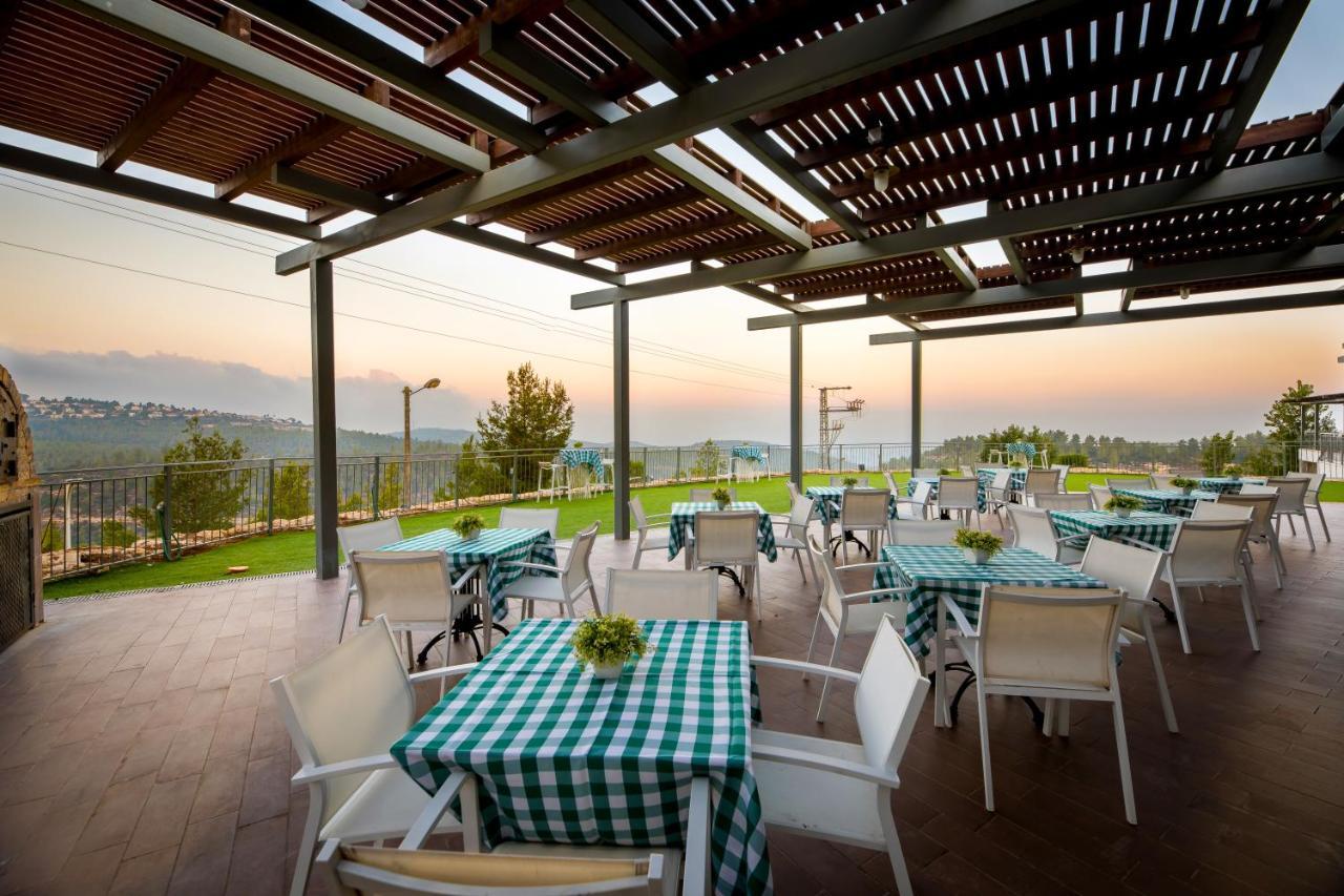 C Hotel Neve Ilan Exteriör bild